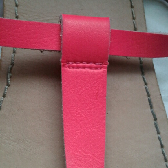 Neon pink sandals - Picture 2 of 3